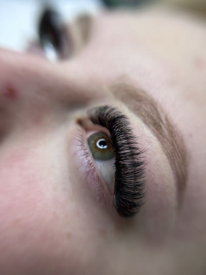 Volume lash extensions from the side